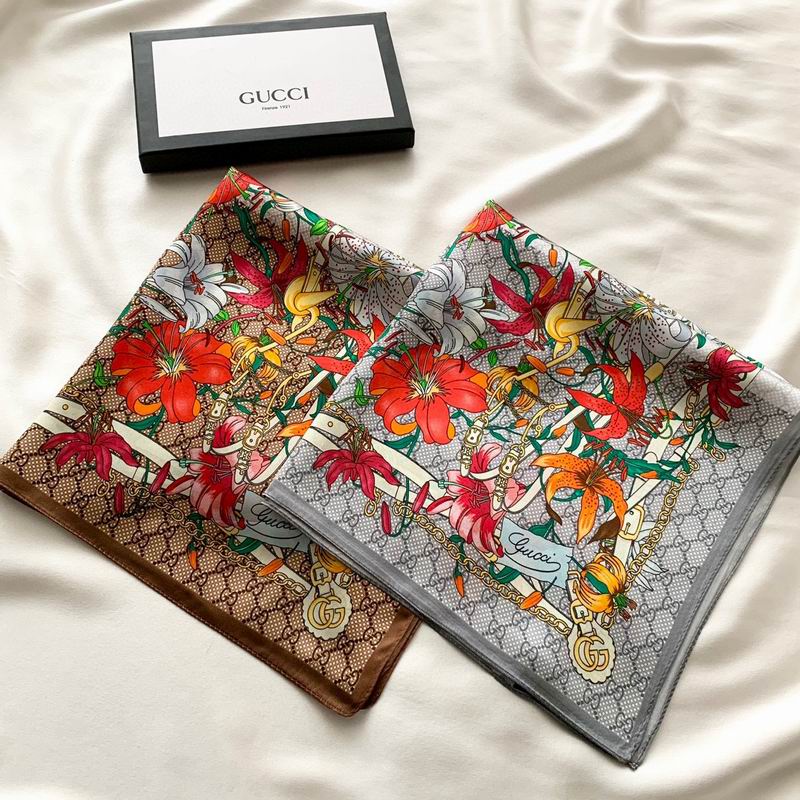 Gucci silk scarf 50X50cm E20